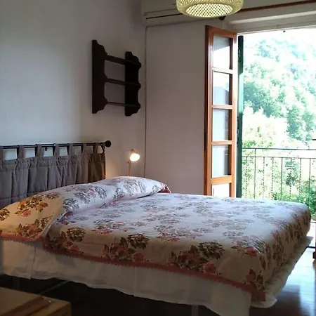 Casa Lavezola Con Giardino Leivi