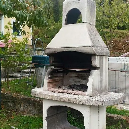 Casa Lavezola Con Giardino Leivi