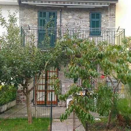 Casa Lavezola Con Giardino Semesterbostad *